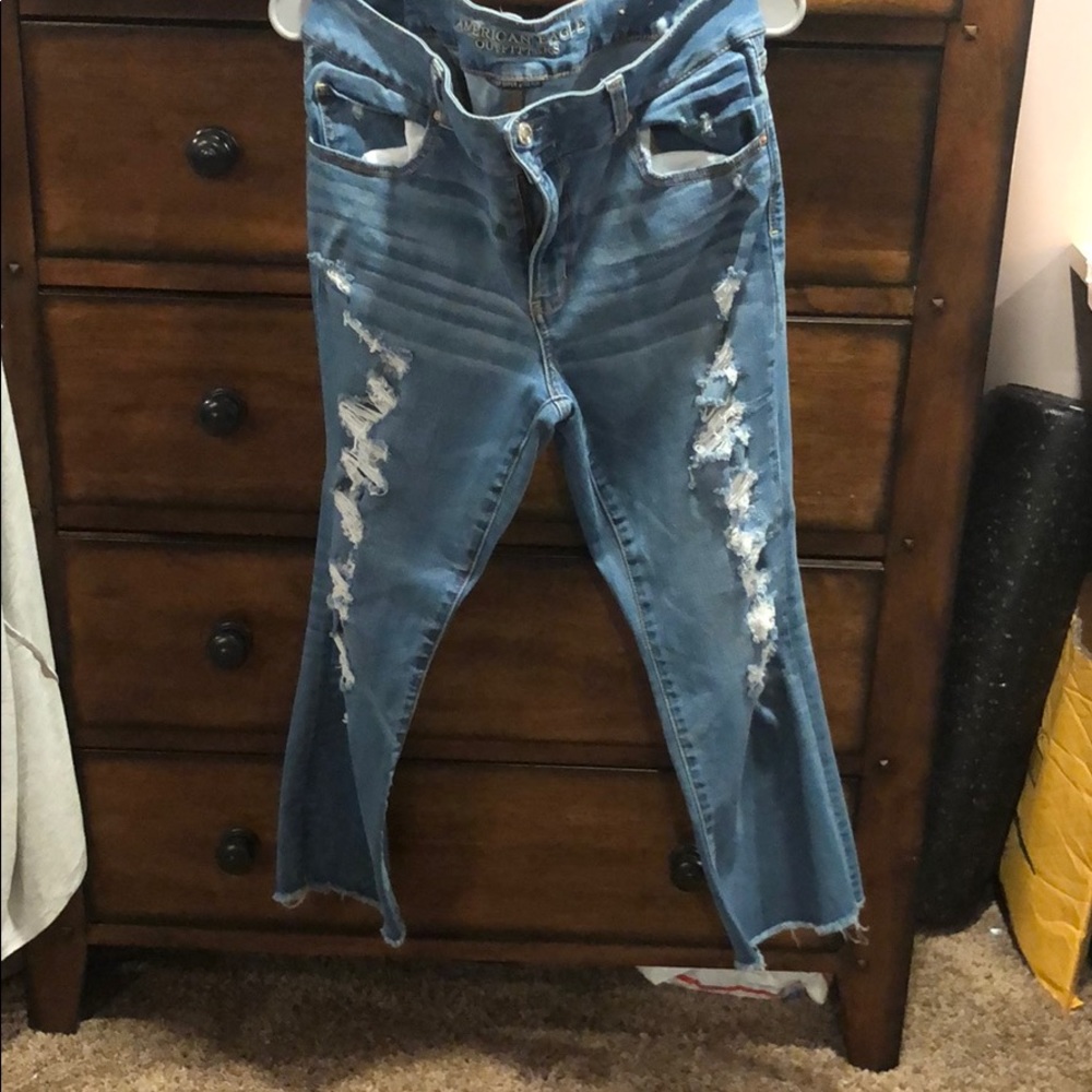 American eagle distressed crop jeans